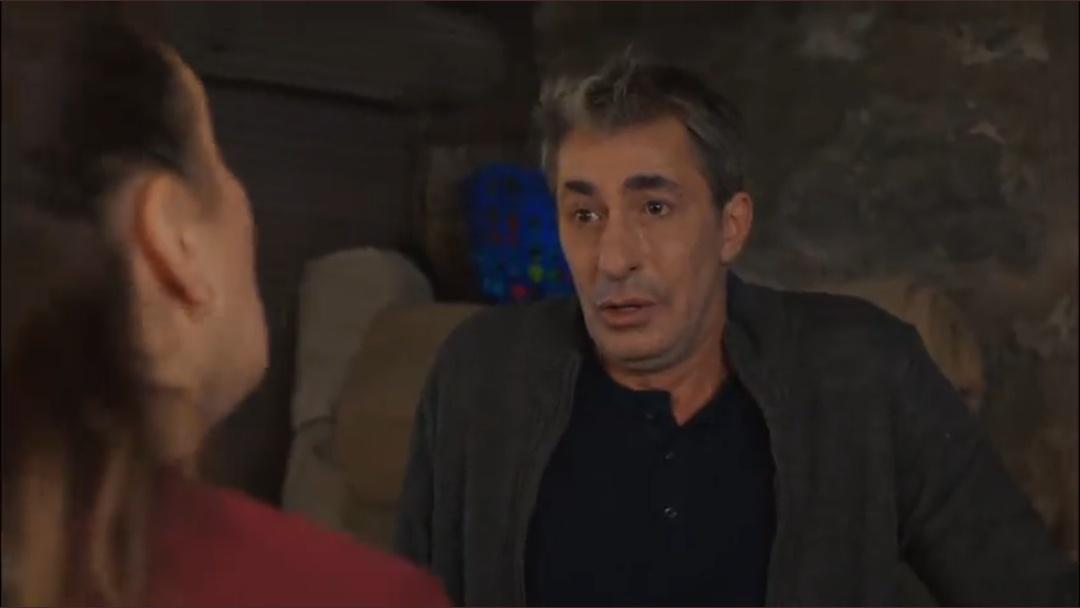 DTural's tweet photo. Erkan Petekkaya'yı ne kadar övsem az. Adam öyle güzel performans gösteriyor ki hayran kalmamak imkansız. Dizinin direği adeta. Çok başarılı çok. #OKız 👏👏 https://t.co/fC0avv4qNS