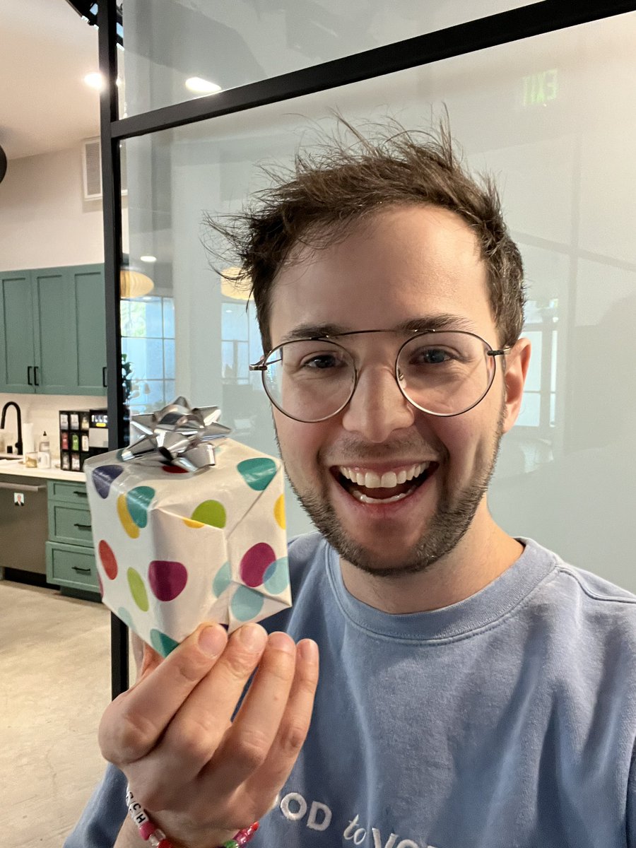 korndiddy's tweet image. 2 of our editors got me this gift at the Grand Canyon and brb I’m sobbing