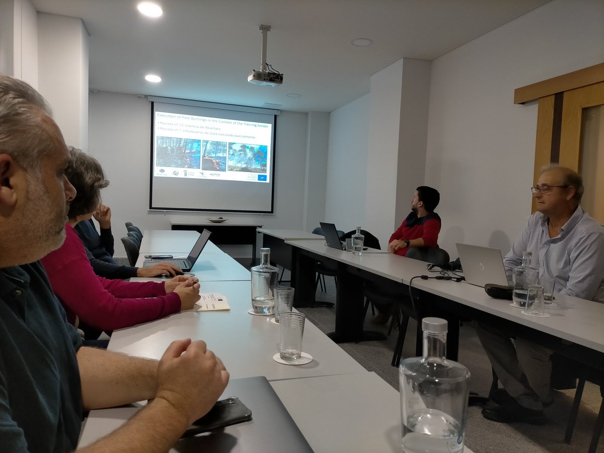 Gonzalo_Palomo's tweet photo. Reunión del proyecto #LandscapeFire @LIFEprogramme en #Tondela #ViseuDaoLafoes para cerrar últimas acciones y revisar estado de los pilotos #quemasprescritas y #pastoreopreventivo #IIFF @infouex @Junta_Ex @sierrasanpedro https://t.co/gAOqP0KUEn