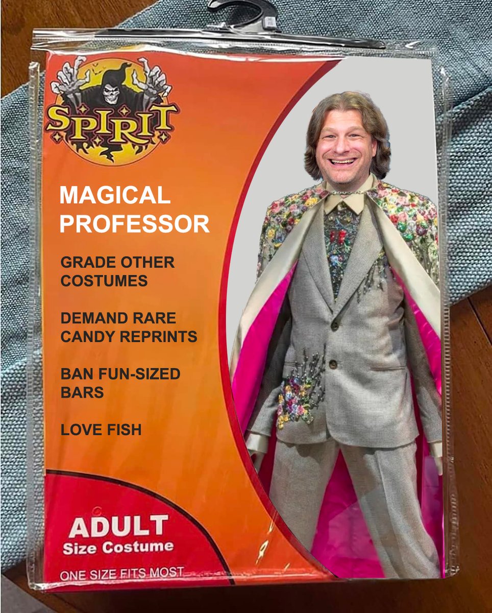 livingcardsmtg's tweet photo. whew found my halloween costume just in time! https://t.co/RdK8SR1LOP