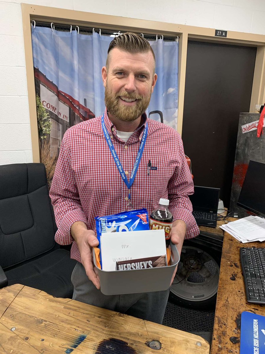 WashingtonStuco's tweet photo. Happy principal appreciation month! We love our principles and got them goodie baskets. Make sure to tell a principal thank you! #washmostuco #ilovemyprincipal #adminrocks https://t.co/EovUf7PyNt