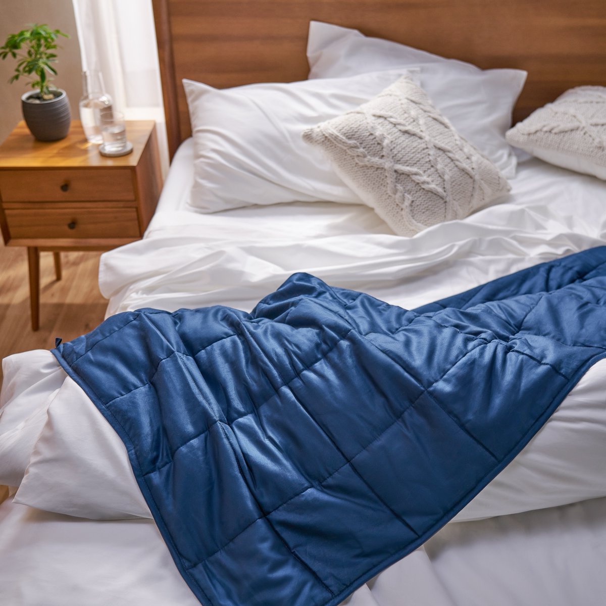 Did you know weighted blankets can improve sleep quality? 

It's true! They use deep pressure stimulation, which can stimulate serotonin production, reduce cortisol, and increase levels of melatonin - all leading to a better night's sleep! Shop now at l8r.it/riaB
