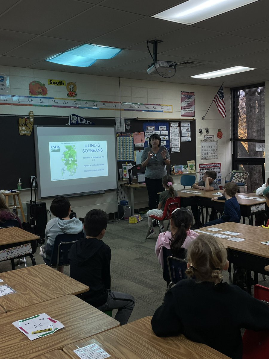 d61mcshea's tweet photo. The IL Farm Bureau came yesterday to teach us about how awesome soybeans are! https://t.co/LV7Ihygipj
