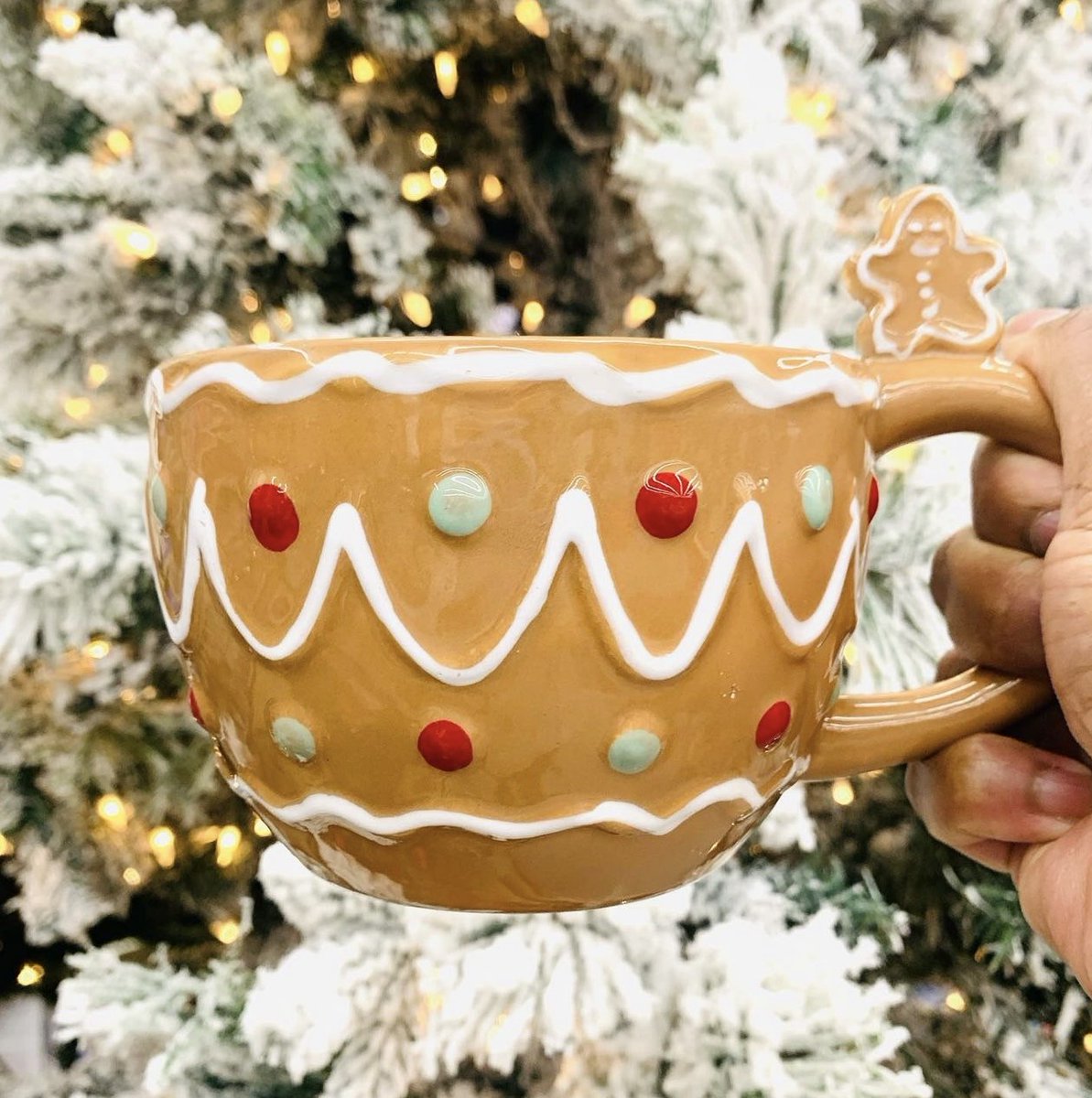 Make every morning merry with a mug for every mood! ☕️🎄 Which is your fave? (ALL of them is an acceptable answer 😉) 📸 Kelly All Day on IG 🛍️ ➡️ biglots.ly/6013MUOFL