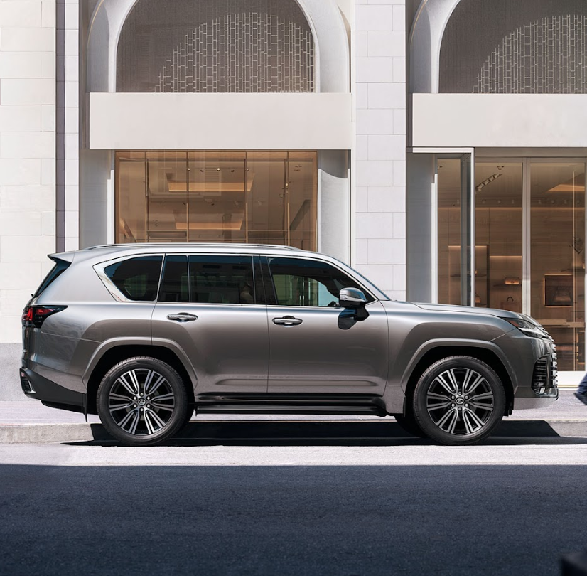 LexusFreehold's tweet photo. 'With a twin-turbocharged V6, 409 horsepower*, and 479 lb-ft of torque,* this is the most powerful engine ever in a #LexusLX ' https://t.co/M36zkV84CH