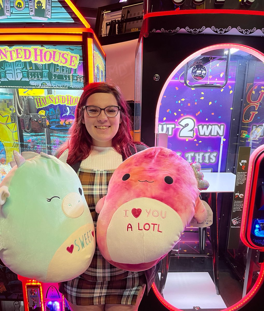 combatops's tweet photo. A Cut 2 Winner! We ❤️ Squishmallows! #combatops #arcade #Cut2Win #plushprize https://t.co/cipl7NU9Pu