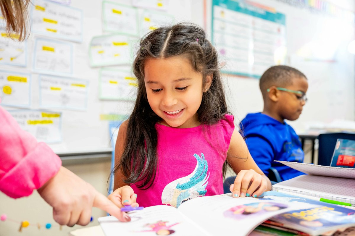 KleinISD's tweet photo. Our first-graders in Mrs. Scharle's class at @GreenwoodKISD were SUPER engaged this morning as they became WORD DETECTIVES! 🕵️🔍 Students practiced recognizing the 'CK' sound at the end of words and worked on identifying the silent 'e' in their books! 📚 Great job, Grizzlies! https://t.co/ognvhZ1zXg