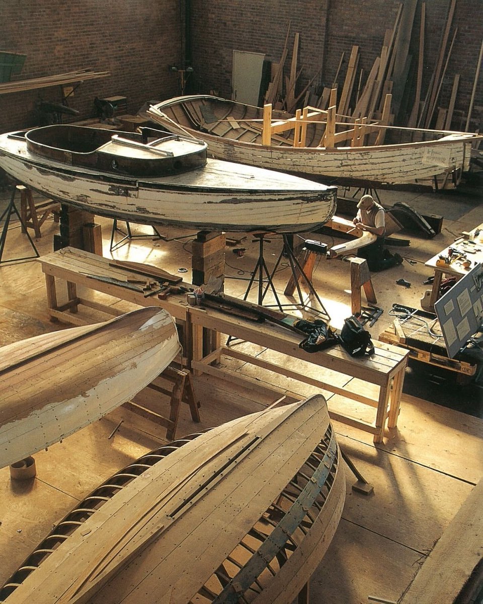 The International Yacht Restoration School shop in Newport, Rhode Island. Photographed by our friend Onne va der Wal.⁣⁣
lensandframe.co

#restoration #craft #art #lifestyle #travel #boats #build #restore #photography #newport #rhodeisland #school #sail #sailing