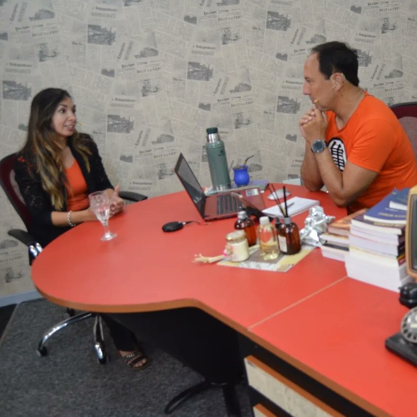 Gran Hermano y #ESTEREOTIPOS "... porque nosotros consideramos que eso es exitoso [un modelo de cuerpo] y a veces repercute en que muchas personas terminan en cirugías, alimentación restrictivas o problemas psicológicos"

Gracias Jorge y equipo de noticias del 6 
#GranHermano