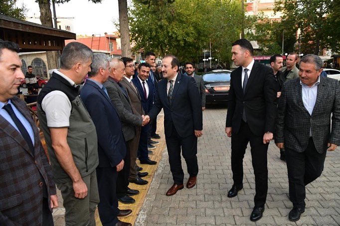 ahpehlivan53's tweet photo. #Gülnar Kaymakamlığımızı ziyaretimizde, Kaymakamımız Musa Ayyıldız'dan İlçedeki kamu hizmetleri çalışma ve faaliyetler hakkında bilgiler aldık, değerlendirmelerde bulunduk.

#Mersin https://t.co/4OwBcjBqEm