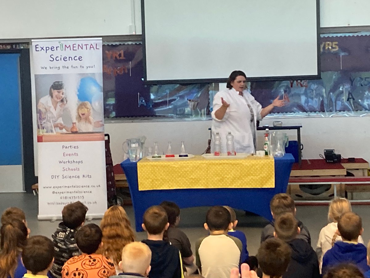 Progression Step 2 and 3 really enjoyed their session with Lisa from Experimental Science this week! Lisa also gave the staff some great experiments to try in school! #ambitiouscapablelearners <a href="/csc_stem/">CSC_STEM</a>
