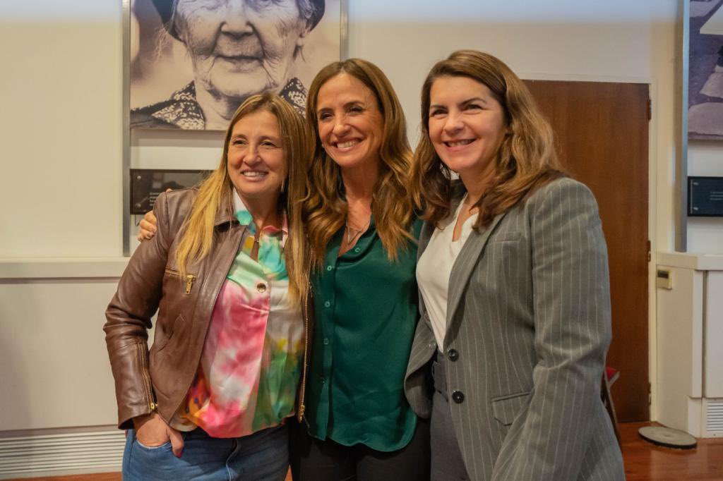 Con intendentas, intendentes y representantes de organizaciones sociales estuvimos en la presentación del informe 'Evaluación del impacto del Programa Mi Pieza, del Observatorio de la deuda Social Argentina' que realizó la Universidad Católica Argentina.