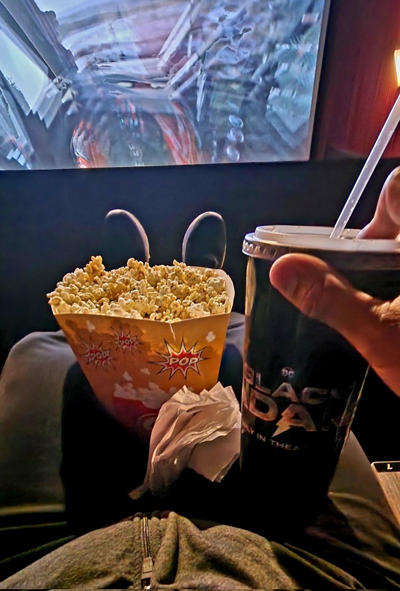 SimonAnoop's tweet image. Got to enjoy @blackadammovie opening day. What a fun thrill ride for all. Great job to the whole cast and crew @TheRock great movie and will watch it again on the big screen! 
#BlackAdam #Hawkman #hierarchyhaschanged #DCEU #Superheroes #Superman #DrFate #cyclone #atomsmasher