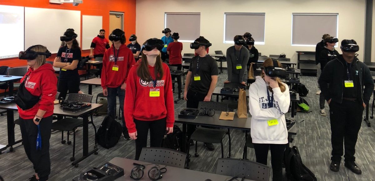Jessica66368393's tweet photo. Thank-you to Port Credit, Iona, Harold Brathwaite and Georgetown S.S. students for participating in the Sheridan Police Foundations "Simulation Day".  Forensics, police fitness testing and VR Empathy Based Scenario Training were enjoyed by all. @sheridancollege https://t.co/LmdGWXepZo