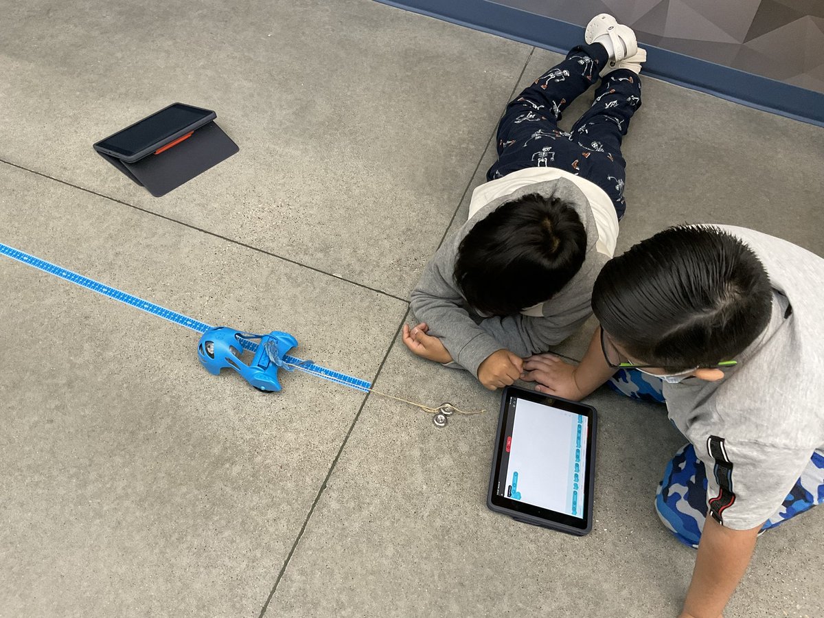 5th grade teachers at <a href="/SJEBears/">San Jacinto Elementary - GCCISD</a> used block coding and <a href="/Sphero/">Sphero</a> to integrate ideas of constants and variables and then students added chariots and weights to test their hypothesis. Pics, videos and data were recorded in their lab journals using #keynote <a href="/GCCISDScience/">GCCISDScience</a> <a href="/SpheroEdu/">Sphero Education</a>