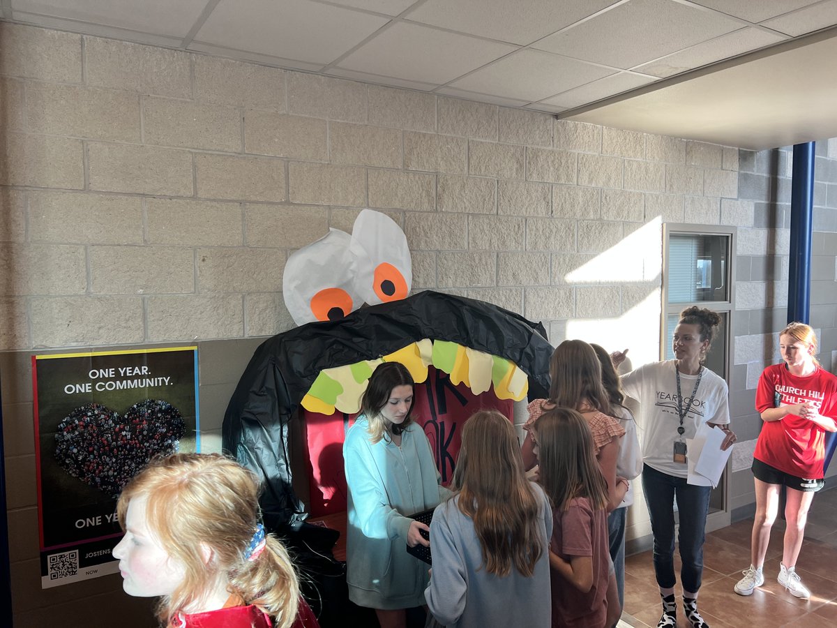 MECHS_Principal's tweet photo. 1st Community Trunk or Treat off to a great start!  #CHMSbuildingcharacter https://t.co/7c8t2BrdYZ