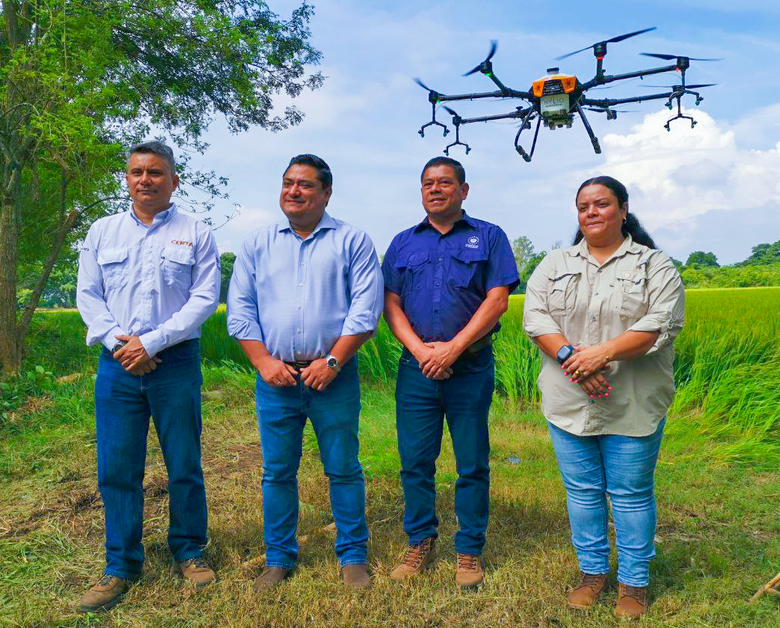 redinnovagro's tweet photo. Plan de protección de cultivos con #agrodrones posterior a la tormenta Julia por @CENTAELSALVADOR https://t.co/Tbr3uRlZdv https://t.co/oEP0LIF1h7