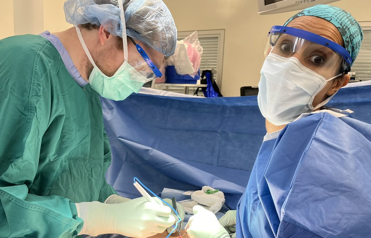 SJKesseli's tweet photo. @DukeSurgRes Intern @DavidTylerSeve1 and @Iceiceiceon crushing some hernia repair today at DRaH. #RivesStoppaShowStoppa https://t.co/WoEf7qOULj