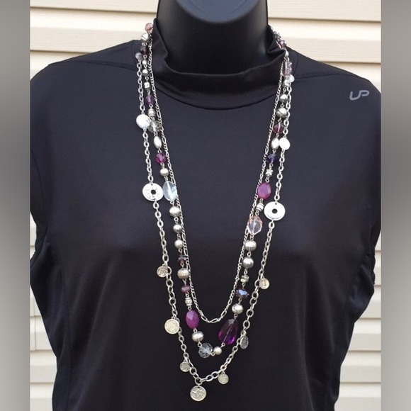 lisalister29's tweet photo. So good I had to share! Check out all the items I'm loving on @Poshmarkapp #poshmark #fashion #style #shopmycloset #premierdesigns #adriannapapell #born: https://t.co/OkysCUBSMa https://t.co/MGvVvCD3Yf