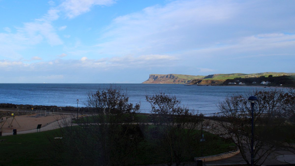 marinehotelni's tweet photo. Just an uninterrupted view today from room 212 (seaview double room) 🌊 bare trees and blue seas 👌

#ballycastle #views #scenery #causewaycoast @DiscoverNI @VisitCauseway #causewaycoastalroute #embraceagiantspirit https://t.co/CIYilC76tb