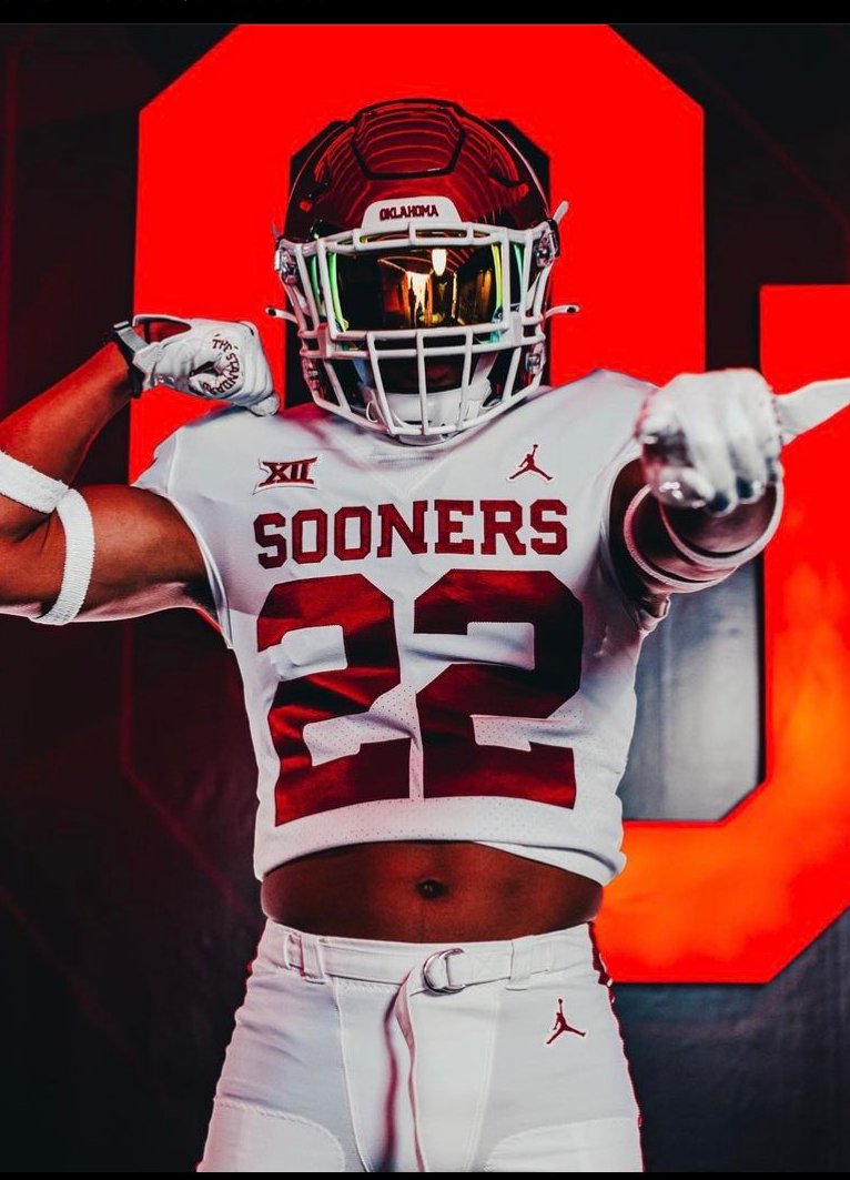 Which prospect is the most important for the Sooners to close on? ⭐️⭐️⭐️⭐️ DT Kayden McDonald ⭐️⭐️⭐️⭐️ LB Tausili Akana ⭐️⭐️⭐️⭐️⭐️ S Peyton Bowen