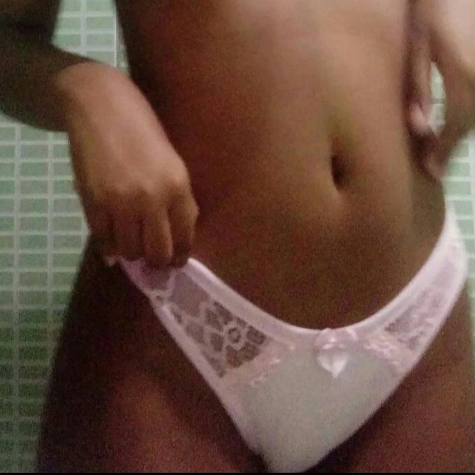 Sofiarayane8's tweet photo. boa tarde 😈😈 https://t.co/YFRAXBXxrk