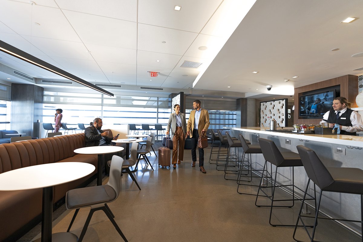 United Airlines tweet media