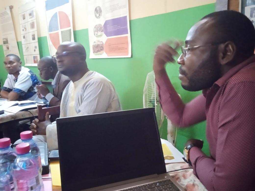 J'ai participé ce jour avec @oli_bilias pour le compte de @EdukMedia à la réunion de réflexion sur les indicateurs d'évaluation de la liberté d'Internet et la situation des #Droits #numeriques au Cameroun organisé conjointement par @PROTEGEQV et @cipesaug.