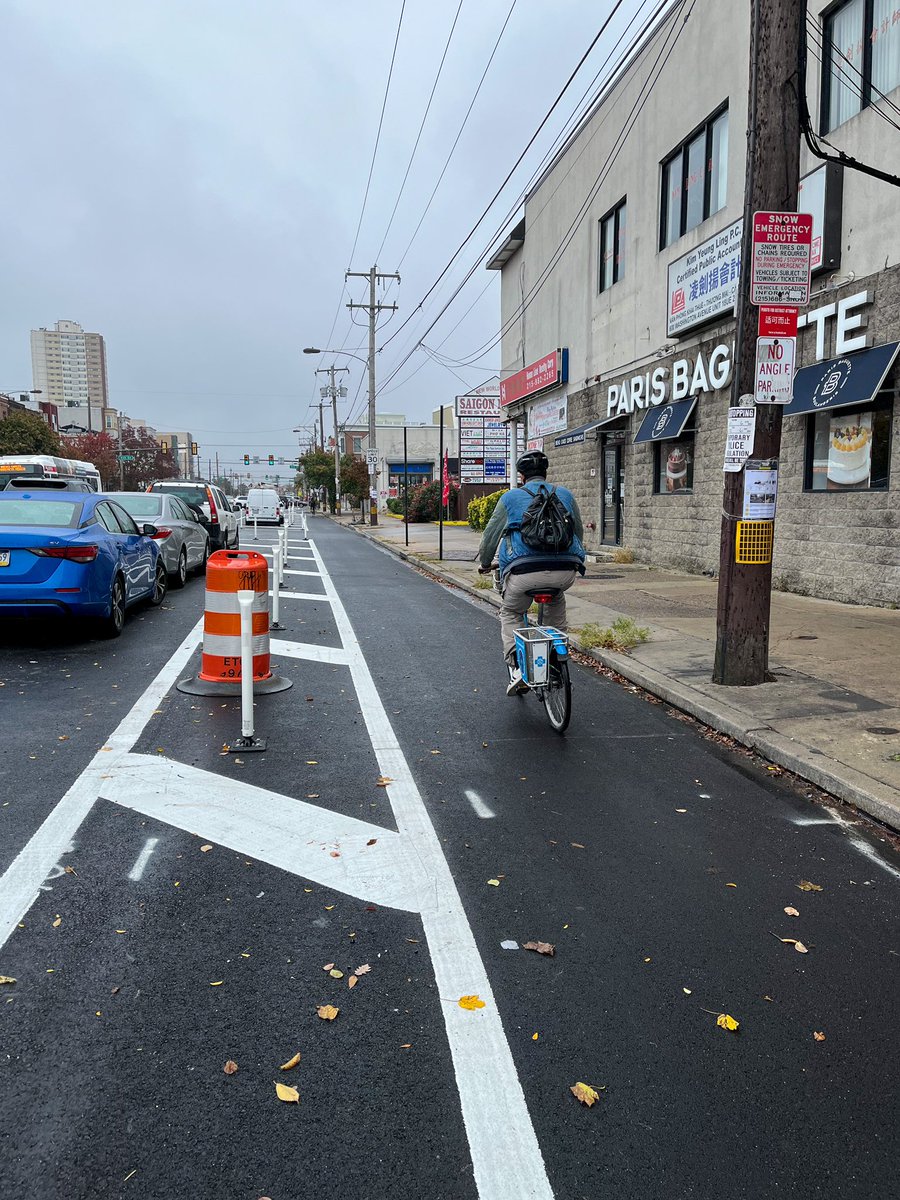 urphillypal's tweet photo. Look, protective bike lanes being installed on Washington Ave in South Philly. I’ll take it. ❤️ https://t.co/SHhNg1YBdv
