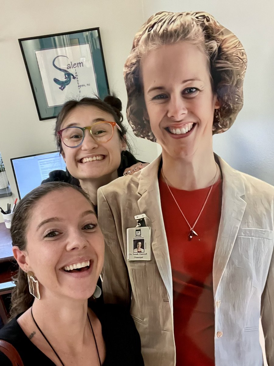 Just hanging with the best principal around! <a href="/SalemElementary/">Salem Elementary</a> <a href="/SarahMOatsvall/">Sarah Oatsvall</a> 🤣