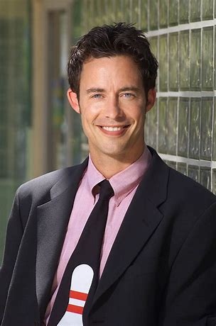 Happy Birthday to Canadian actor Tom Cavanagh!!
.    