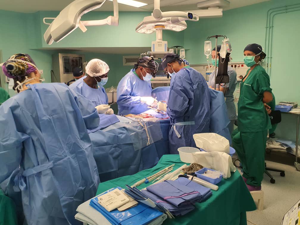 DrManaouda's tweet photo. Today Cameroon performed its very first coronary artery bypass surgery AT HEART BEAT, at the Douala General Hospital.
This is also a SUB-REGIONAL FIRST (French-speaking Africa from Senegal to Congo).
Congratulations to this all mixed team. https://t.co/mMH8hIu0dS