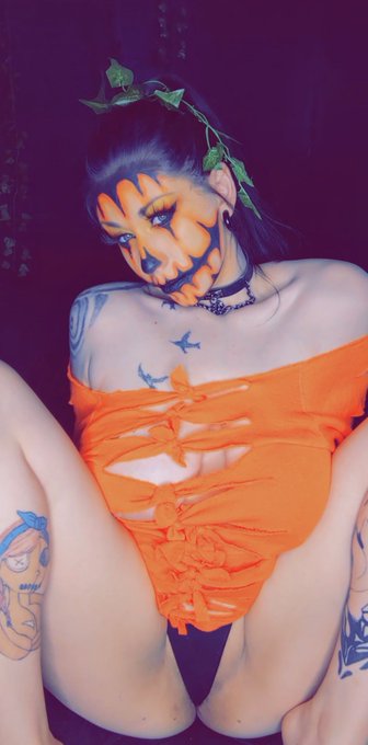 Do you know how a pumpkin feels on the inside ? https://t.co/s21auHz38w<a href="/tag/onlyfans"class="tags"><span>#onlyfans</span></a>