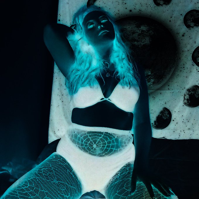 #NewProfilePic https://t.co/QCUzbYNjC4<a href="/tag/newprofilepic"class="tags">#NewProfilePic</a>