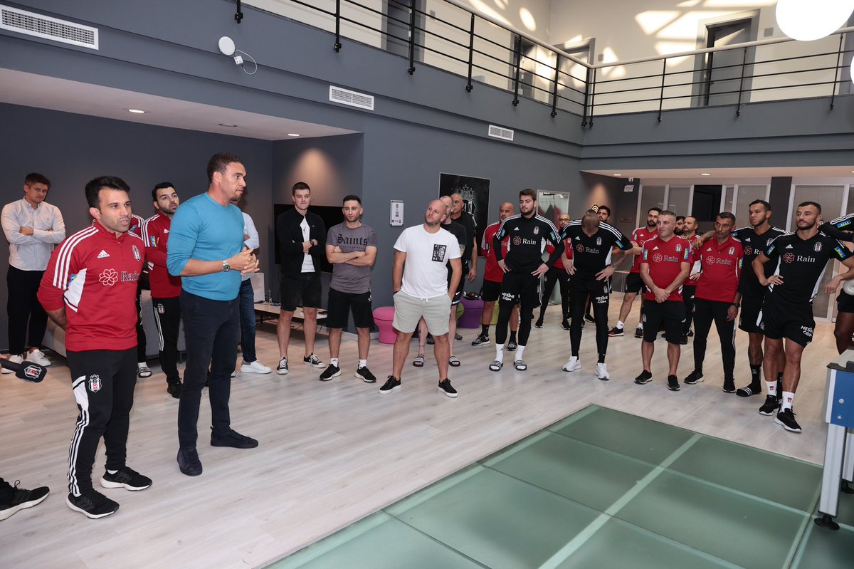 Valérien Ismaël (@valerien_ismael) on Twitter photo 