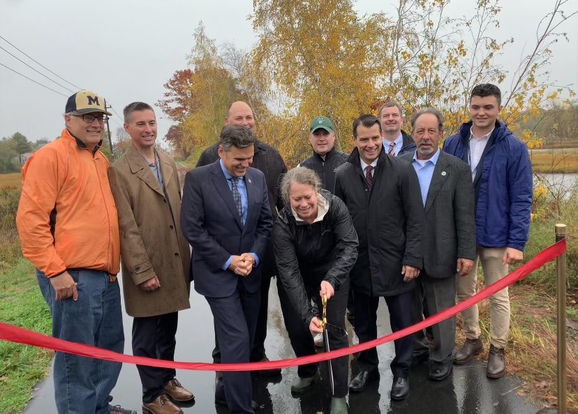 ECGreenway's tweet image. Massachusetts' Baker-Polito Administration today celebrated the completion of more than 10 miles of the Northern Strand Trail, a shared used path linking Everett, Lynn, Malden, Revere and Saugus and "a critical component of the East Coast Greenway."

🔗mass.gov/news/baker-pol…