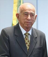 📆 26/10/1930, cumpleaños 92 de José Ramón Machado Ventura
📢Comandante del Ejército Rebelde, político y médico revolucionario cubano
se destacó por su lucha contra la dictadura batistiana
🎉Muchas felicidades Comandante
Siga entregando esa energía inagotable a la #Revolución🇨🇺
