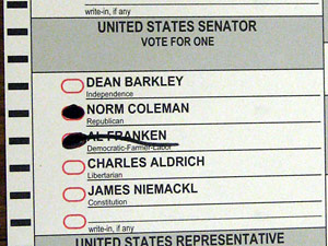 cdjohnson48's tweet photo. Who did the voter really pick? Paper ballots bring an added sense of security but also the risk for human error. In Mississippi, it's up to as few as three appointees in each county to answer that question. For @wkrg @Report4America : https://t.co/eMgkDUAI0J https://t.co/hlRROH4R7N
