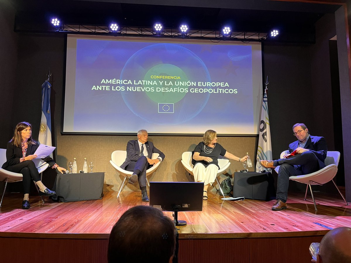 sofiafcrespo's tweet photo. Conferencia de Joseph Borrell acerca de las potencialidades y fortalecimiento de la alianza climática, económica, securitaria y política entre la UE y LATAM.  @UEenARG https://t.co/ke6d0K3seW