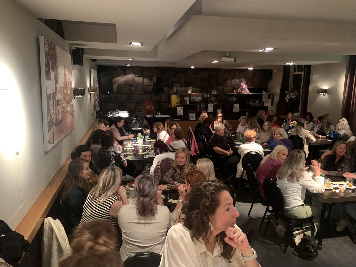 Na 2 jaar wachten, was het vorige week voor 200 vrouwen 1 groot VrouwenBingo feest.
Bingomaster <a href="/Veenmanr/">Rob Veenman</a> verzorgde als gastheer voor de (muziek)bingoavond.

Deze 2 bingoavonden hebben in totaal €7.000,- opgebracht voor Team Westland.