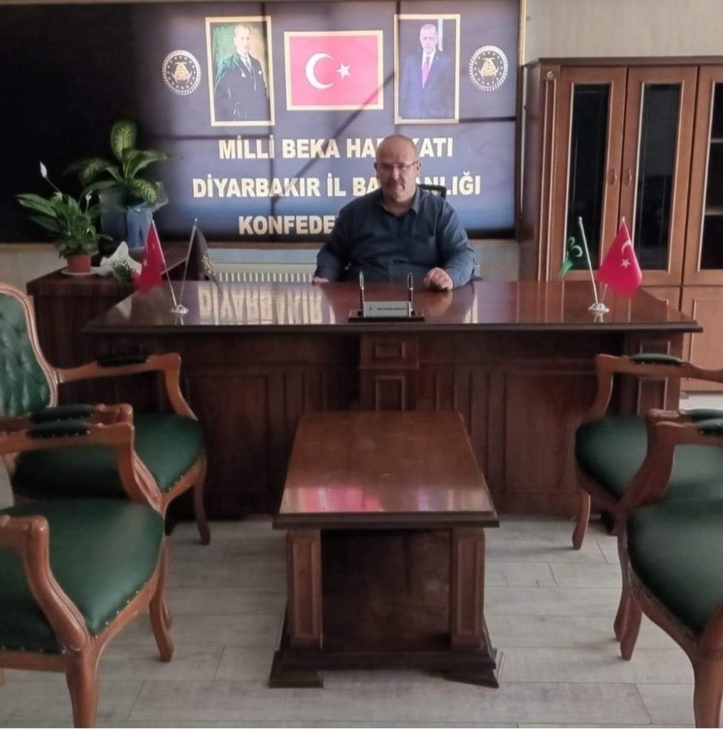 millibeka021's tweet photo. Ahlâk yolu pek dardır. Tetik bas, önü yardır. Sakın hakkım var deme, Hak yok, vazife vardır! https://t.co/90lpalB5wj