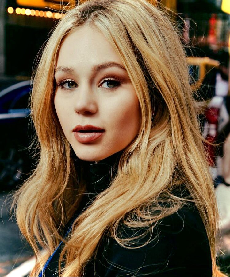 Brecbassiger's tweet photo. NEW YORK 🦋🦋 https://t.co/dT4hxalBzl