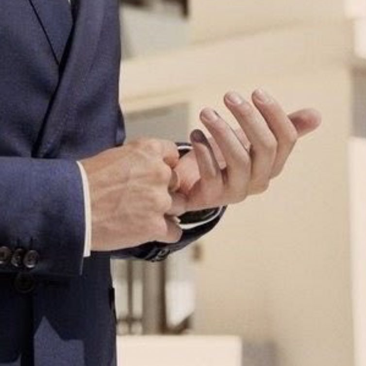 sebstanarchive's tweet photo. appreciation post for sebastian stan’s always clean and manicured nails ✨ https://t.co/y9adMNWWZ5