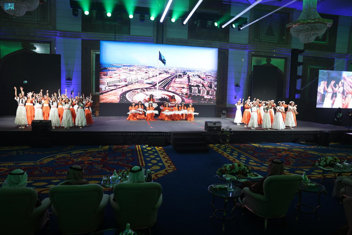 SPAregions's tweet photo. سمو محافظ #جدة يرعى احتفالية تعليم جدة باليوم العالمي للمعلم.
https://t.co/fDoBcnVYT4
#واس_عام https://t.co/DE7LCwLEXC