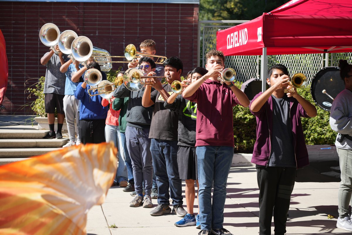 <a href="/PearlMagnetHS/">Daniel Pearl Magnet High School</a> We're now at <a href="/ClevelandChartr/">Grover Cleveland Charter High School</a> and their college and career fair! Here, students are connecting with different opportunities across the region.