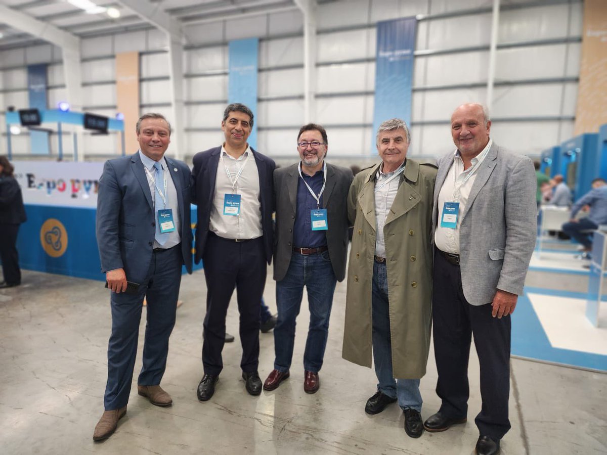 IPAPYMES's tweet photo. Desde #IPAPYMES participamos en la #ExpoPymeBNAConecta .
Compartimos unas palabras de @danielorosato , Pte. de IPA, dándole todo el apoyo al Consejo Productivo puesto en marcha por el @BancoNacion 🇦🇷
➡️ https://t.co/S7IGutm7dE https://t.co/CMkBV8SkPq