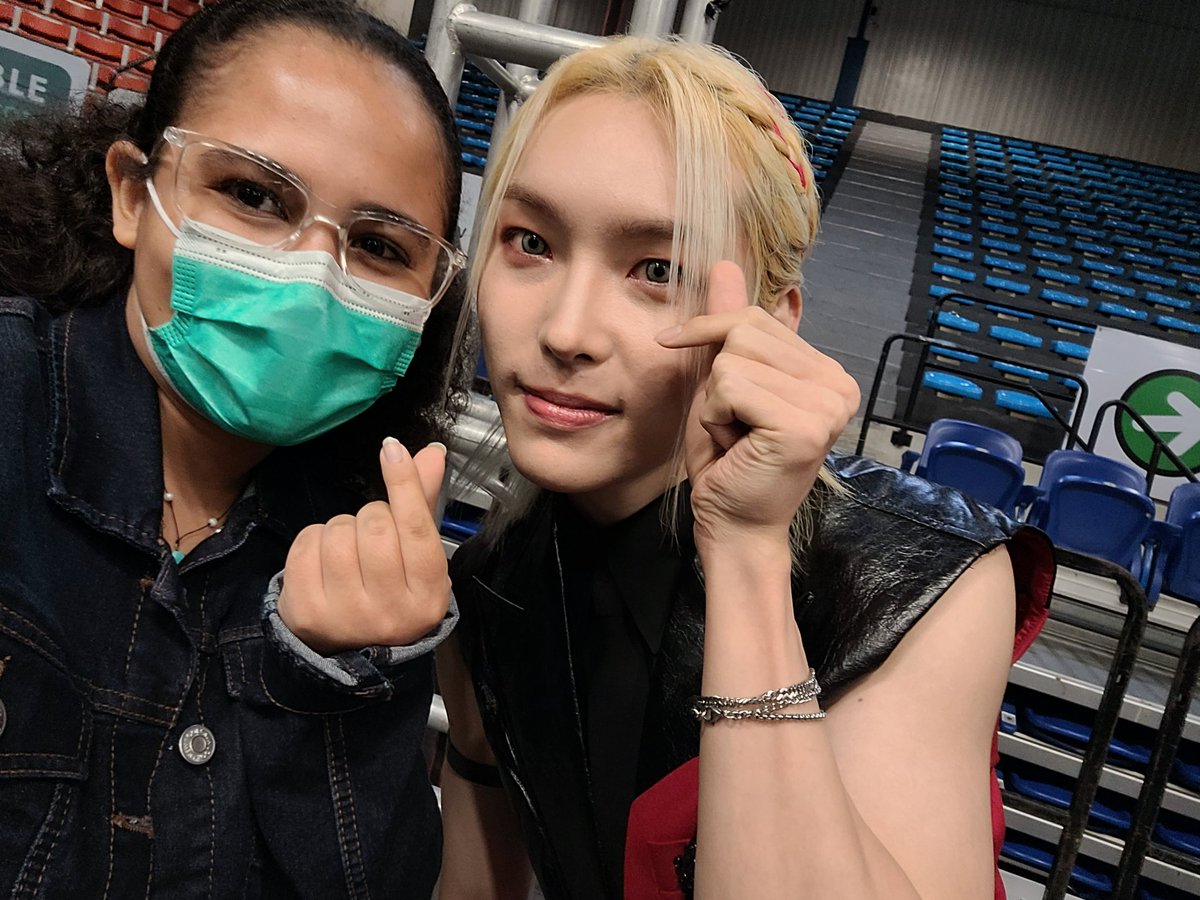 Yuli_LovePTG's tweet photo. E'LAST CONCERT IN PUERTO RICO October 2, 2022 ❤️🇵🇷

Selca with Rano 💎

#엘라스트 #elast #라노 #RANO 
#elastpuertorico #elastinpuertorico
#elastPR https://t.co/FjxtenLUY9
