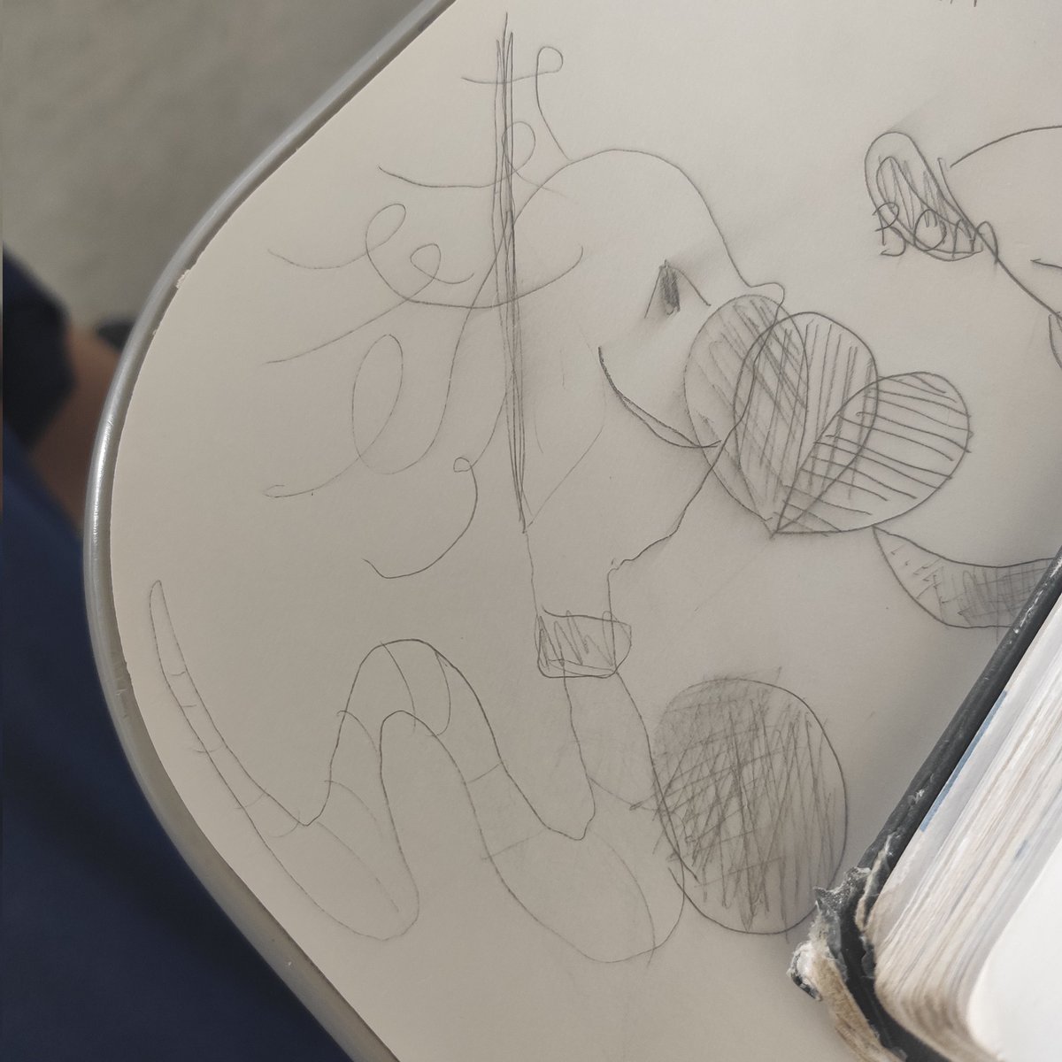 THEO (@theoyoyoyo) on Twitter photo 