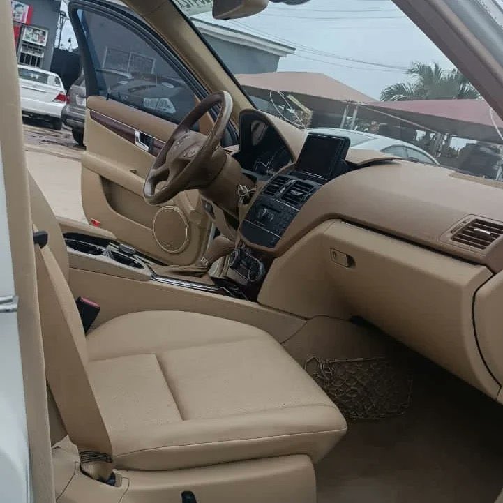 echidiimemotors's tweet photo. Mercedes Benz CLS C300 Luxury Edition
2008
Toks
Pop Up Screen
Reverse Cam
Price: β¦5,900,000
#kingechi
. https://t.co/uoFend8VUS