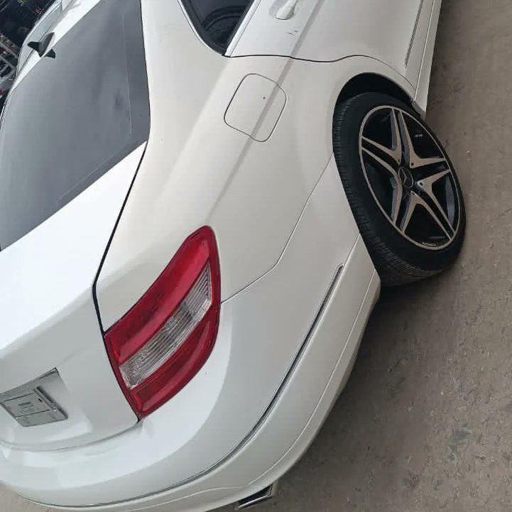 echidiimemotors's tweet photo. Mercedes Benz CLS C300 Luxury Edition
2008
Toks
Pop Up Screen
Reverse Cam
Price: β¦5,900,000
#kingechi
. https://t.co/uoFend8VUS